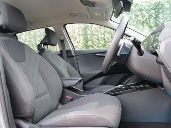 KIA NIRO 64.8kWh 2 SUV 5dr Electric Auto (201 bhp)