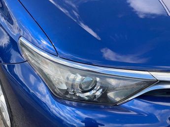 TOYOTA AURIS 1.8 VVT-h Icon Hatchback 5dr Petrol Hybrid CVT Euro 6 (s/s) (Saf