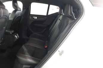 VOLVO XC40 2.0 D4 R-Design Pro Auto AWD Euro 6 (s/s) 5dr