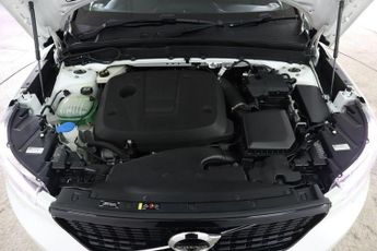 VOLVO XC40 2.0 D4 R-Design Pro Auto AWD Euro 6 (s/s) 5dr