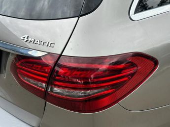 MERCEDES-BENZ C-CLASS 2.0 C220d AMG Line Estate 5dr Diesel G-Tronic+ 4MATIC Euro 6 (s/