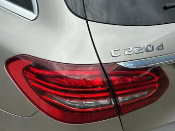 MERCEDES-BENZ C-CLASS 2.0 C220d AMG Line Estate 5dr Diesel G-Tronic+ 4MATIC Euro 6 (s/