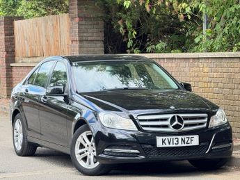 MERCEDES-BENZ C CLASS 1.6 C180 BlueEfficiency Executive SE Saloon 4dr Petrol G-Tronic+