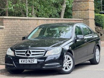 MERCEDES-BENZ C CLASS 1.6 C180 BlueEfficiency Executive SE Saloon 4dr Petrol G-Tronic+