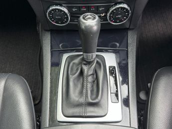 MERCEDES-BENZ C CLASS 1.6 C180 BlueEfficiency Executive SE Saloon 4dr Petrol G-Tronic+