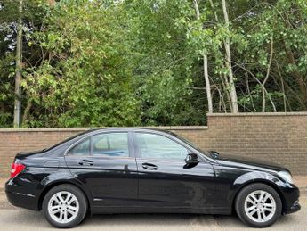 MERCEDES-BENZ C CLASS 1.6 C180 BlueEfficiency Executive SE Saloon 4dr Petrol G-Tronic+