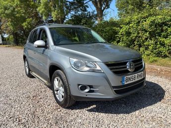 Volkswagen Tiguan 2.0 TDI S SUV 5dr Diesel Auto 4WD Euro 4 (140 ps)