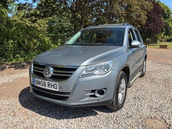 VOLKSWAGEN TIGUAN 2.0 TDI S SUV 5dr Diesel Auto 4WD Euro 4 (140 ps)