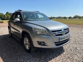 VOLKSWAGEN TIGUAN 2.0 TDI S SUV 5dr Diesel Auto 4WD Euro 4 (140 ps)