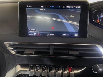 PEUGEOT 5008 1.2 PureTech Allure SUV 5dr Petrol EAT Euro 6 (s/s) (130 ps)