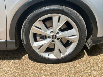 AUDI Q4 E-TRON 40 S line SUV 5dr Electric Auto 82kWh (204 ps)