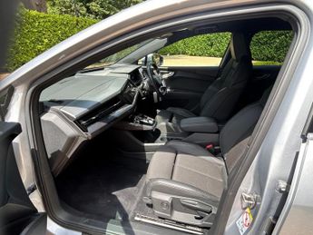 AUDI Q4 E-TRON 40 S line SUV 5dr Electric Auto 82kWh (204 ps)