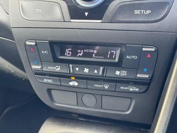 HONDA CIVIC 1.8 i-VTEC ES Hatchback 5dr Petrol Auto Euro 5 (142 ps)