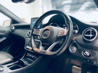 MERCEDES-BENZ A-CLASS 2.1 A200d AMG Line (Premium) Hatchback 5dr Diesel 7G-DCT Euro 6 