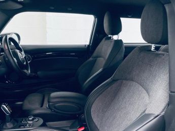 MINI Electric Hatch Cooper SE 32.6kWh Level 2 Hatchback 3dr Electric Auto (184 ps)