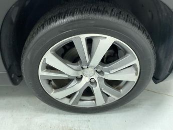 PEUGEOT 2008 1.2 PureTech Allure SUV 5dr Petrol Manual Euro 6 (s/s) (110 ps) 