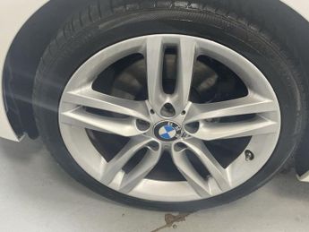 BMW 2 SERIES 2.0 220d M Sport Convertible 2dr Diesel Auto Euro 6 (s/s) (190 p