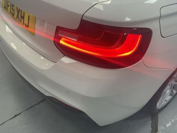 BMW 2 SERIES 2.0 220d M Sport Convertible 2dr Diesel Auto Euro 6 (s/s) (190 p