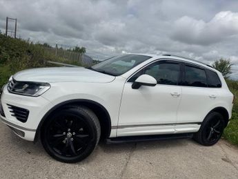 VOLKSWAGEN TOUAREG 3.0 TDI V6 BlueMotion Tech R-Line SUV 5dr Diesel Tiptronic 4WD E