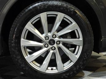 FORD KUGA 2.5 Duratec 14.4kWh Vignale SUV 5dr Petrol Plug-in Hybrid CVT Eu