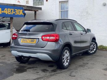 MERCEDES-BENZ 180 2.1 GLA200d SE (Executive) SUV 5dr Diesel Manual Euro 6 (s/s) (1