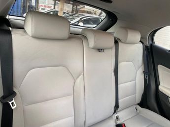 MERCEDES-BENZ 180 2.1 GLA200d SE (Executive) SUV 5dr Diesel Manual Euro 6 (s/s) (1