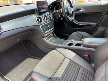 MERCEDES-BENZ GLA 2.1 GLA220d AMG Line (Premium Plus) SUV 5dr Diesel 7G-DCT 4MATIC