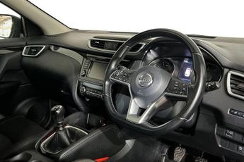 NISSAN QASHQAI 1.3 DIG-T N-Connecta SUV 5dr Petrol Manual Euro 6 (s/s) (140 ps)