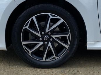 TOYOTA YARIS 1.5 VVT-h Design Hatchback 5dr Petrol Hybrid E-CVT Euro 6 (s/s) 