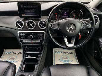 MERCEDES-BENZ GLA 1.6 GLA200 SE (Executive) SUV 5dr Petrol 7G-DCT Euro 6 (s/s) (15