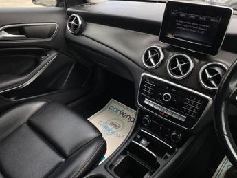 MERCEDES-BENZ GLA 1.6 GLA200 SE (Executive) SUV 5dr Petrol 7G-DCT Euro 6 (s/s) (15