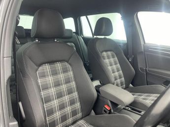VOLKSWAGEN GOLF 2.0 TDI GTD Estate 5dr Diesel DSG Euro 6 (s/s) (184 ps)