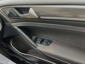 VOLKSWAGEN GOLF 2.0 TSI GTI Hatchback 5dr Petrol DSG Euro 6 (s/s) (230 ps)