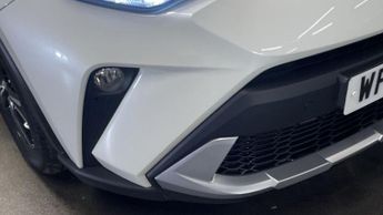 TOYOTA C-HR 1.8 VVT-h Icon SUV 5dr Petrol Hybrid CVT Euro 6 (s/s) (122 ps)