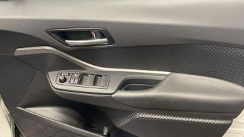 TOYOTA C-HR 1.8 VVT-h Icon SUV 5dr Petrol Hybrid CVT Euro 6 (s/s) (122 ps)