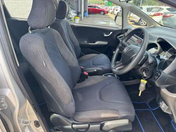 HONDA JAZZ 1.4 i-VTEC ES Hatchback 5dr Petrol CVT Euro 5 (99 ps)