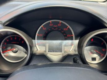 HONDA JAZZ 1.4 i-VTEC ES Hatchback 5dr Petrol CVT Euro 5 (99 ps)