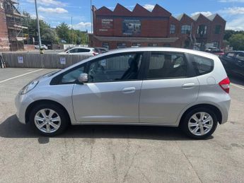 HONDA JAZZ 1.4 i-VTEC ES Hatchback 5dr Petrol CVT Euro 5 (99 ps)