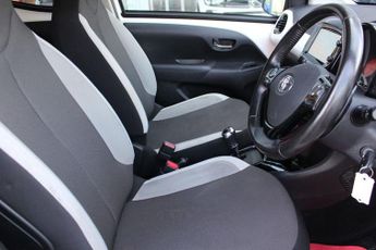 TOYOTA AYGO 1.0 VVT-i x-style Hatchback 5dr Petrol x-shift Euro 6 (68 ps)