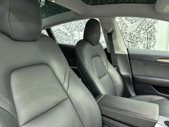 TESLA Model 3 (Dual Motor) Long Range Saloon 4dr Electric Auto 4WDE (346 ps)
