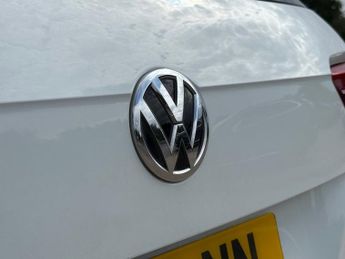 VOLKSWAGEN TIGUAN 2.0 TDI BlueMotion Tech SE Navigation SUV 5dr Diesel DSG 4Motion