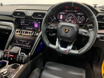 LAMBORGHINI URUS 4.0 V8 BiTurbo SUV 5dr Petrol Auto 4WD Euro 6 (650 ps)