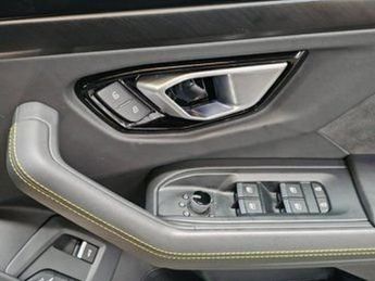 LAMBORGHINI URUS 4.0 V8 BiTurbo SUV 5dr Petrol Auto 4WD Euro 6 (650 ps)