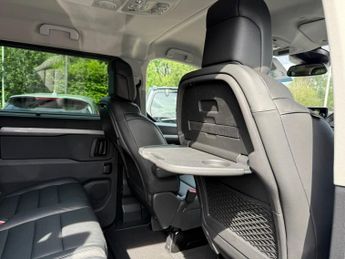 VAUXHALL Vivaro Life Electric 75kWh Ultimate XL MPV 5dr Electric Auto LWB (8 Seat, 7.4kW Charg