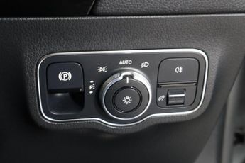 MERCEDES-BENZ GLA 2.0 GLA200d AMG Line (Premium) 8G-DCT Euro 6 (s/s) 5dr