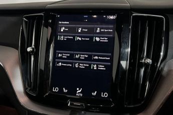 VOLVO XC60 2.0h T8 Twin Engine 10.4kWh R-Design SUV 5dr Petrol Plug-in Hybr