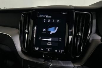 VOLVO XC60 2.0h T8 Twin Engine 10.4kWh R-Design SUV 5dr Petrol Plug-in Hybr