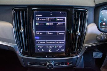 VOLVO V90 2.0 D4 Inscription Estate 5dr Diesel Auto Euro 6 (s/s) (190 ps)