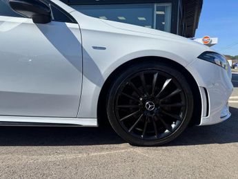 MERCEDES-BENZ A-CLASS 1.3 A200 Exclusive Edition Hatchback 5dr Petrol 7G-DCT Euro 6 (s