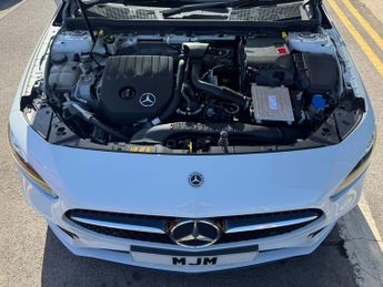MERCEDES-BENZ A-CLASS 1.3 A200 Exclusive Edition Hatchback 5dr Petrol 7G-DCT Euro 6 (s
